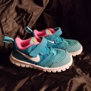 Toddler Nike Sneakers,  7C